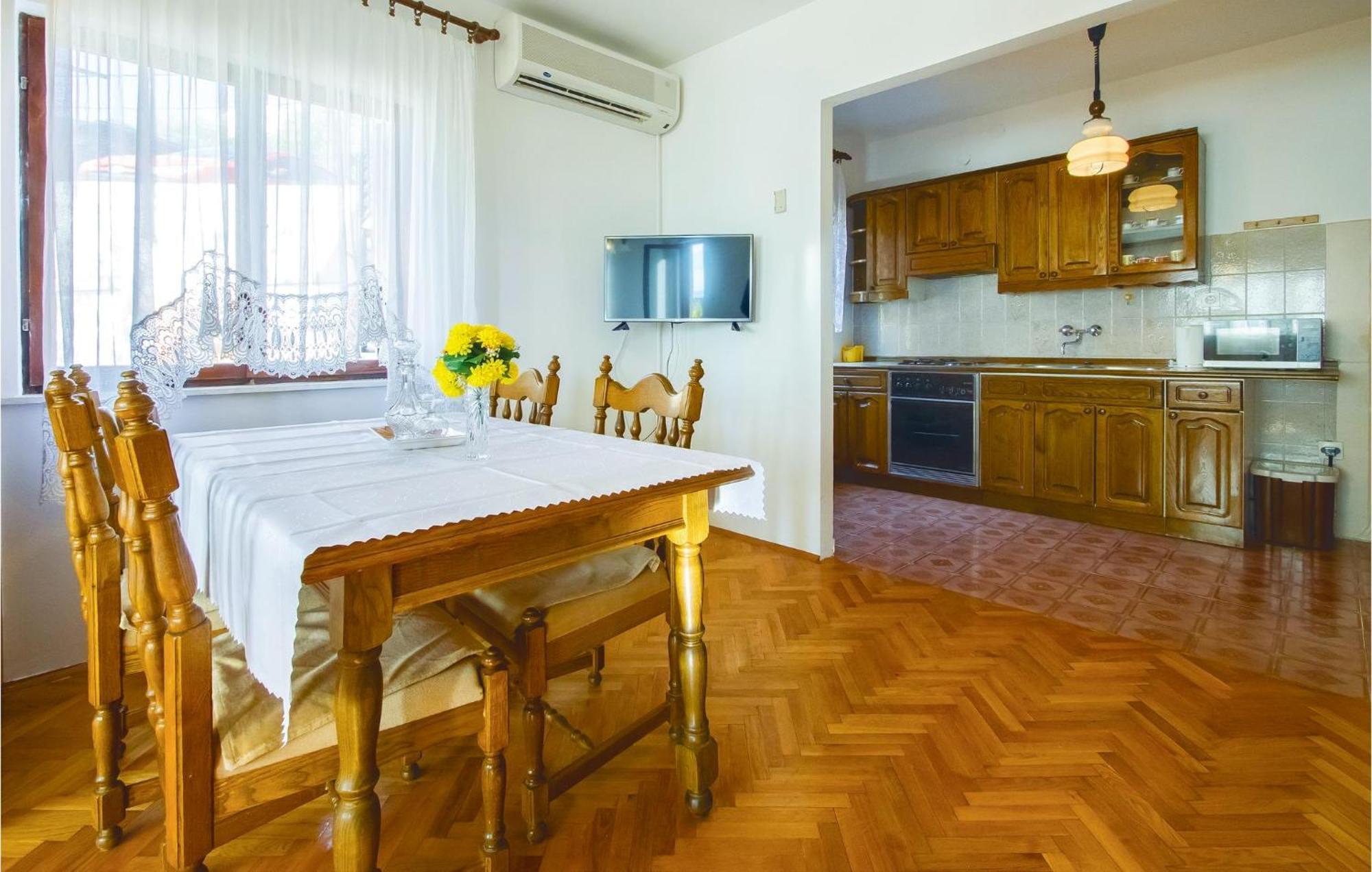 Lovely Apartment In Podstrana With Kitchen Exterior photo