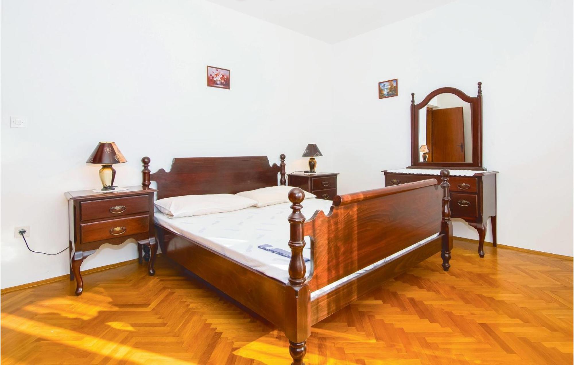 Lovely Apartment In Podstrana With Kitchen Exterior photo